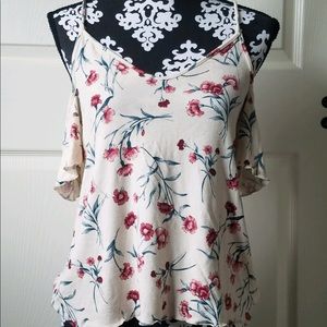 Cold shoulder top cherry